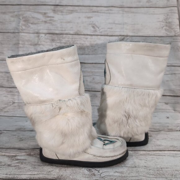 Manitobah Mukluks White Rabbit Fur Leather Winter Boots – Women’s Size 6 - Picture 8 of 14